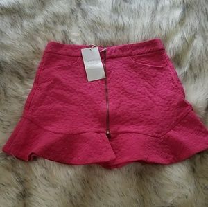 Pink zara skirt that is perfect for any occasion